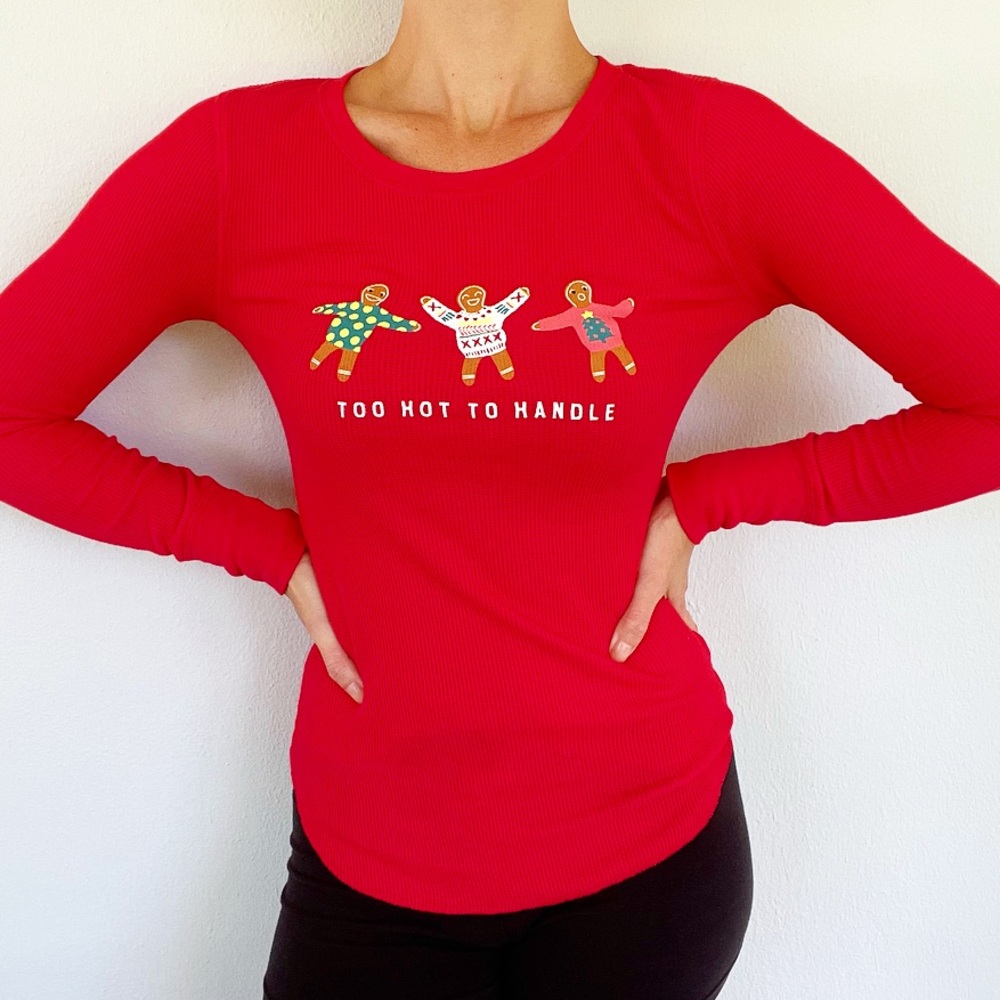 Old Navy too hot to handle red Christmas gingerbread thermal waffle top size XS